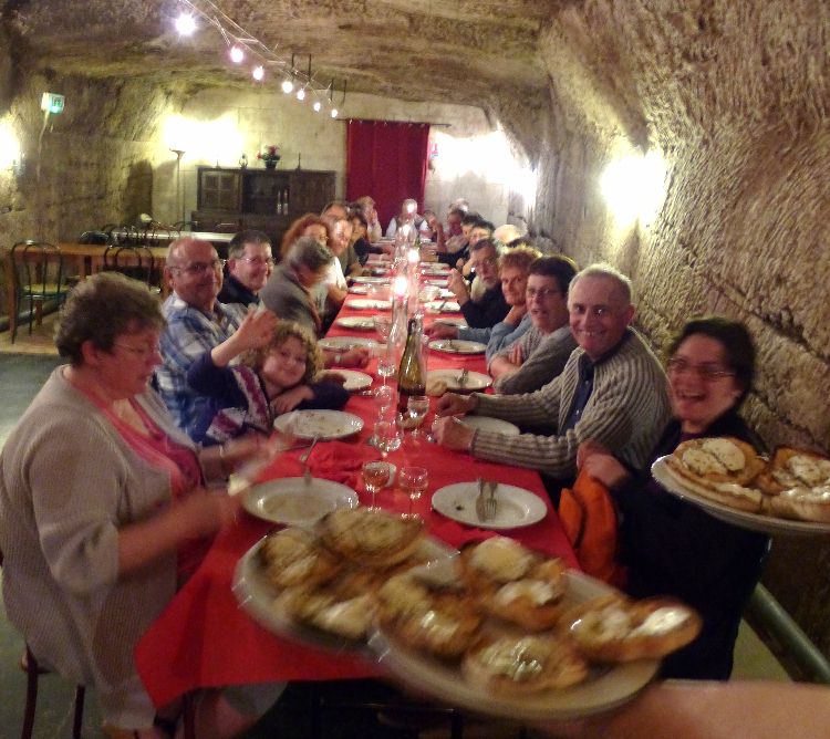 Djeuner  la Table de foues, restaurant troglodyte  Saint-Hilaire Saint-Florent